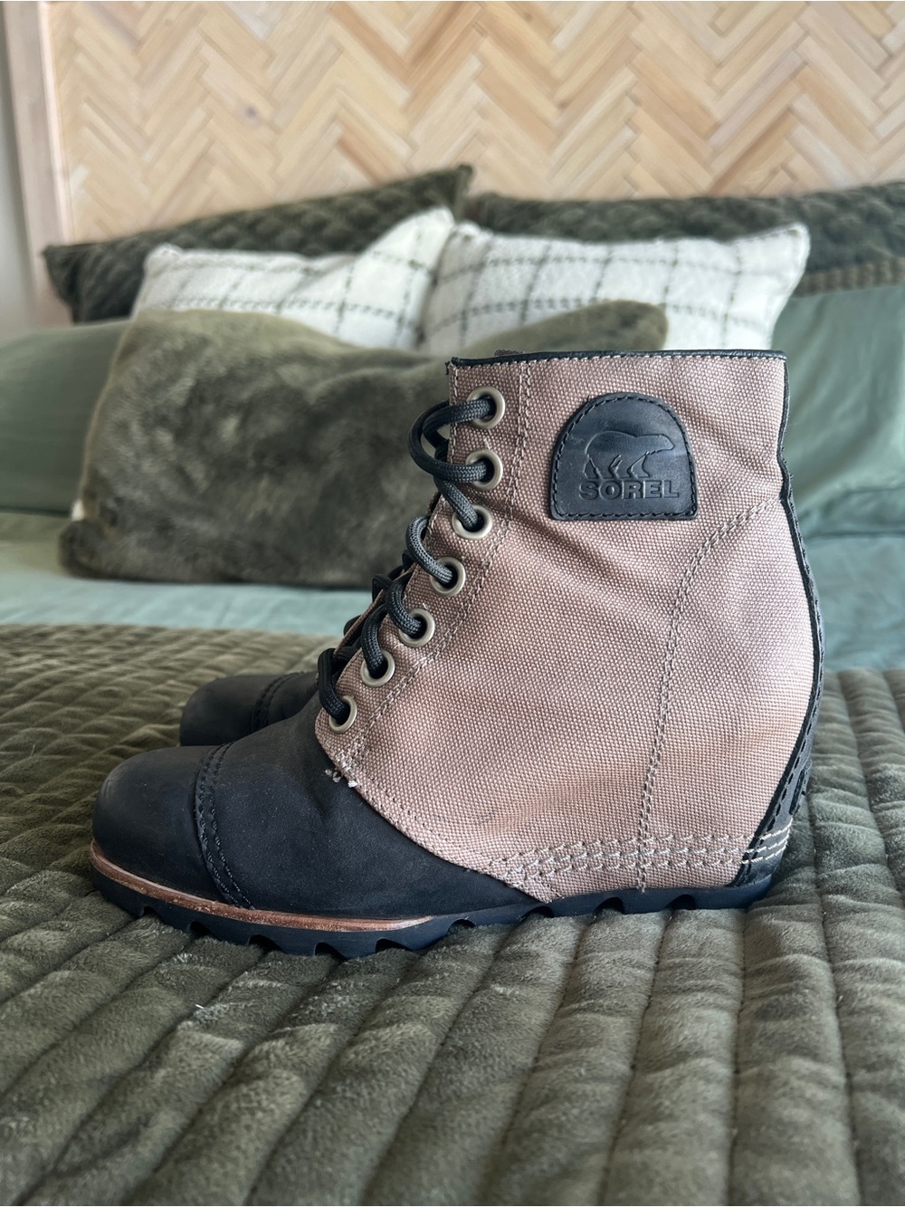 Sorel PDX Wedge Bootie Black Tan Leather Canvas Waterproof Lace Up Women's 7.5